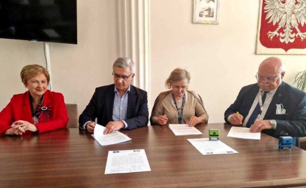 Podpisanie umowy między UKSW i Szpitalem Grochowskim -