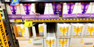 Carrefour w Supersamie - ceny mleka Fot. Warszawa.pl