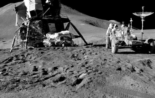 Misja Apollo 15 - lądownik i pojazd terenowy Rover Fot. NASA
