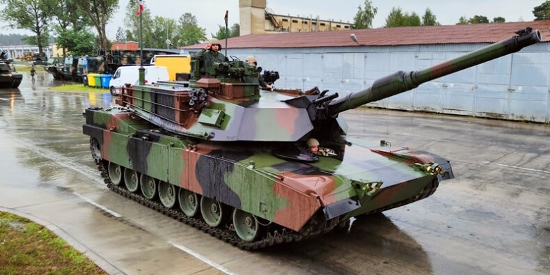 Czołg Abrams 1. WBPanc - załoga trenuje w deszczu. Fot. Warszawa.pl