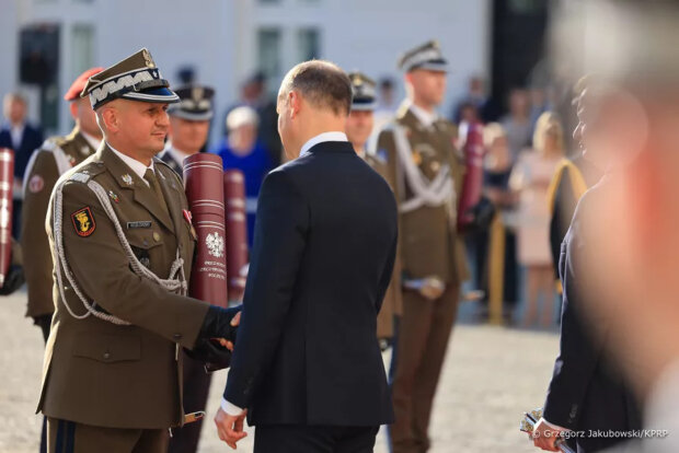 Nominacja generalska dla płk. Artura Kozłowskiego dowódcy 1. WBPanc. Fot. Grzegorz Jakubowski (KPRP)