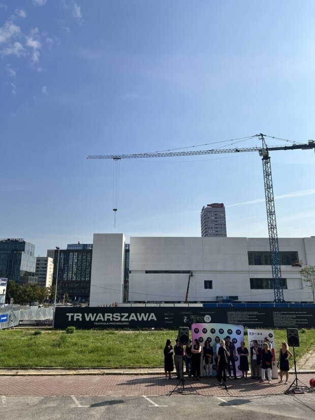 Reprezentanci zespołu TR Warszawa na konferencji