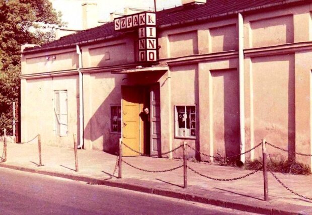 Kino Szpak w Falenicy istniało przy ul. Bysławskiej 104. Fot. Nieustalony, źr. FB Praga Południe XX Wieku