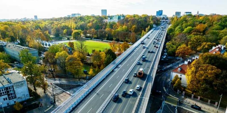 Wiadukty Trasy Łazienkowskiej ten w kierunku Wisły już po remoncie remoncie. Fot. C. Warś UM Warszawa