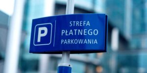 Tabliczka informacyjna o Strefie Płatnego Parkowania Niestrzeżonego