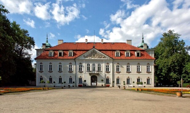 Pałac Radziwiłłów w Nieborowie. Fot. Dariusz Cierpiał, źr. Wikimedia