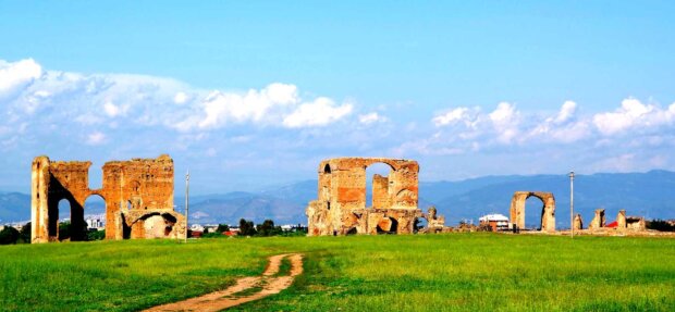 Ruiny Villa dei Quintili w pobliżu Via Appia Antica. Fot. Jakub Hałun, źr. Wikimedia