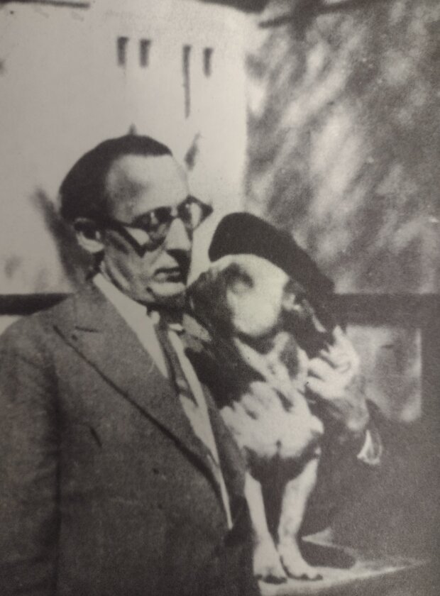 Bruno Jasieński z psem - lata 30 XX w. Z archiwum autora.