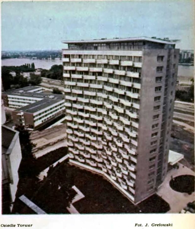 Hotel Solec na Powiślu przy wieżowcu osiedla Torwar. Fot. J. Grelowski (CAF) źr. Tygodnik Stolica nr 48 z 1975 r