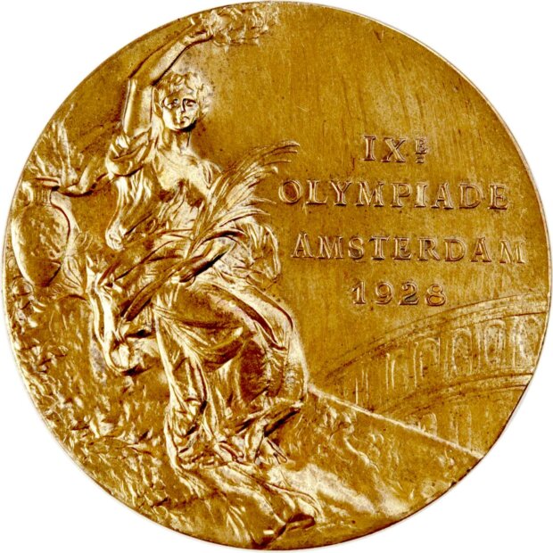 Złoty medal Igrzysk IX Olimpiady w Amsterdamie w 1928 r. - awers (zbiory MSiT)