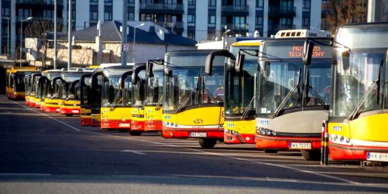 Autobusy w zajezdni Ostrobramska Fot. R. Motyl, UM Warszawy