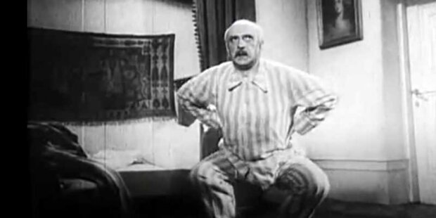 Gimnastyka Kadr z filmu fabularnego ''Piętro wyżej'' z 1937 r. w reżyserii Leona Trystana