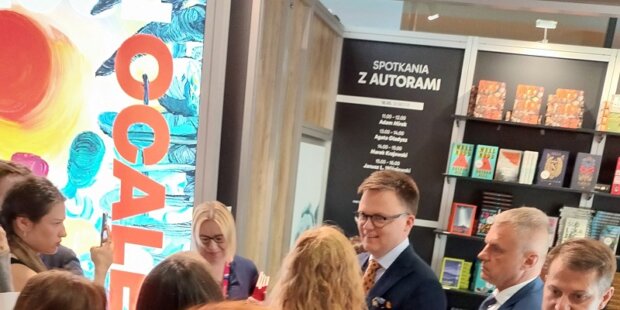 Szymon Hołownia rozmawia z czytelniczką