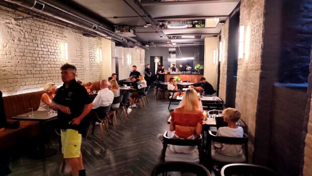 Część sali Strefy 77 przed barem. Fot. Warszawa.pl