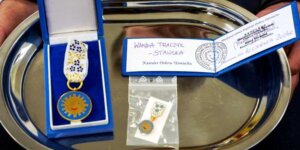 Order Uśmiechu przyznany Wandzie Traczyk-Stawskiej. Fot. UM Warszawa