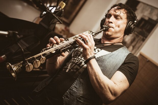 Gianluca Lusi w studiu nagrań