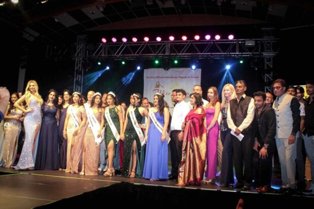 Miss/Mrs India Poland 2024 - Wspólne zdjęcie laureatek z organizatorami