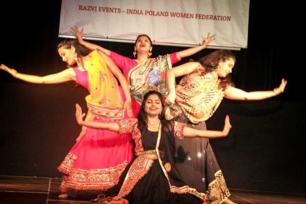 Występ taneczny Bollywood - w wykonaniu ''Dancing dolls ladies group''. Fot. Mat. prasowy