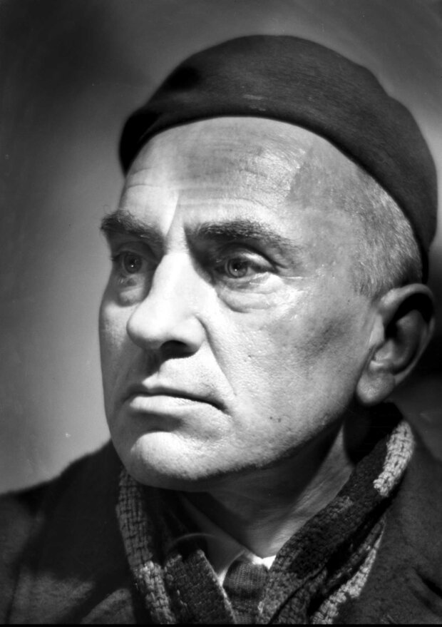 Alfons Karny - rzeźbiarz. źr NAC