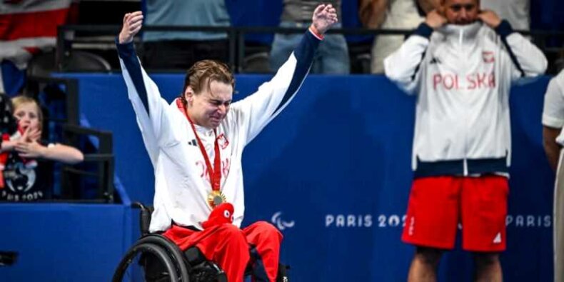 Kamil Otowski - zdobył 2 złote medale na paraolimpiadzie w Paryżu fot. Bartłomiej Zborowski, PKParaOl