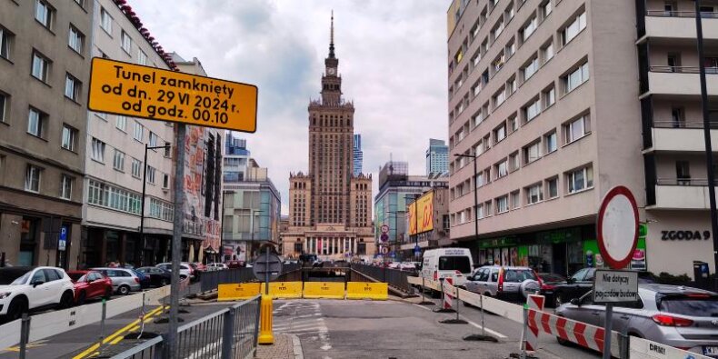 Zamknięty tunel pod ulicą Marszałkowską. Fot. Warszawa.pl