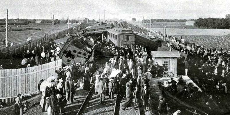 Rozbicie pociągów kolei Warszawsko-Wiedeńskiej, w dniu 13 lipca 1900 r. Fot. Sigismond, źr. MBC 800