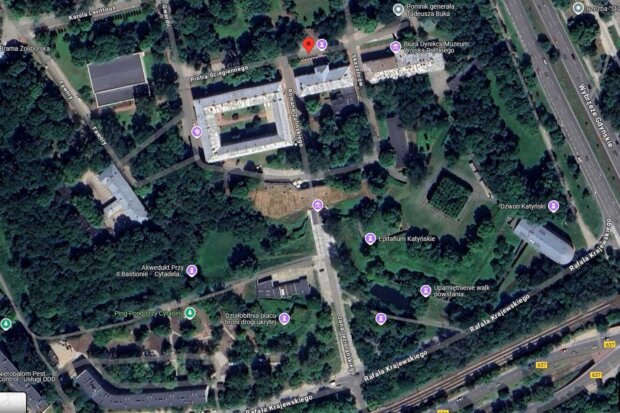 Cytadela od strony ulicy Rafała Krajewskiego. Fot. Google