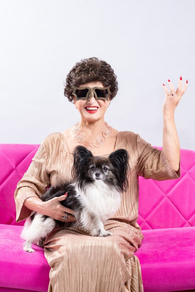 Peggy Guggenheim z pieskiem