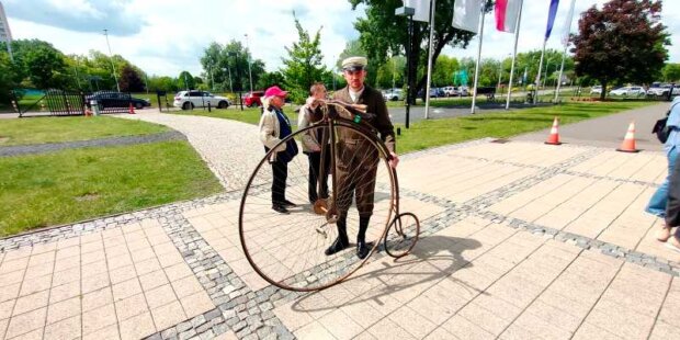 Bicykl - prezentuje Warszawskie Towarzystwo Cyklistów