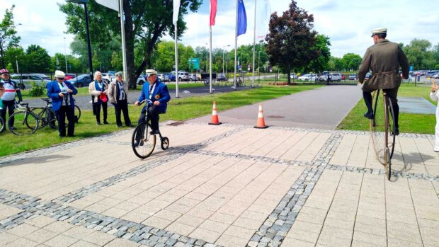 Bicykle - prezentuje Warszawskie Towarzystwo Cyklistów