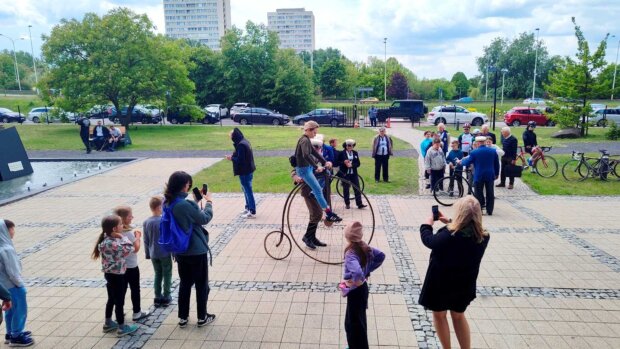 Nauka jazdy na bicyklu - uczy Warszawskie Towarzystwo Cyklistów