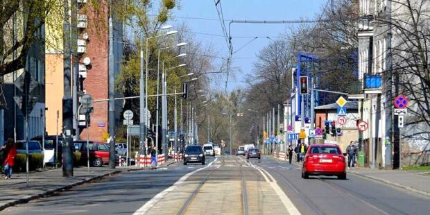 Ulica Młynarska w Warszawie. Fot. Adrian Grycuk (Wikimedia)