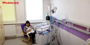 Kangurowanie - kontakt ''skóra do skóry'' to coś więcej niż tylko gest czułości. Fot. UWUM