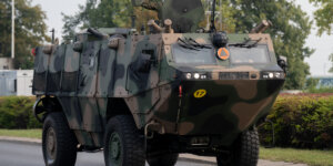 Transporter Bóbr 3 - próba generalna defilady na Wisłostradzie w Warszawie. Fot. Marcin Banaszkiewicz