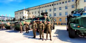 Dziennikarze w 1. WBPanc. - Borsuki z 5. Batalionu Strzelców Podhalańskich z Przemyśla. Fot. Michał Pawlik