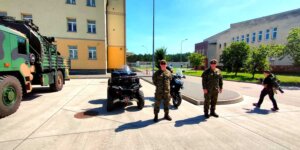 Dziennikarze w 1. WBPanc. - Wojska Obrony Terytorialnej. Fot. Michał Pawlik