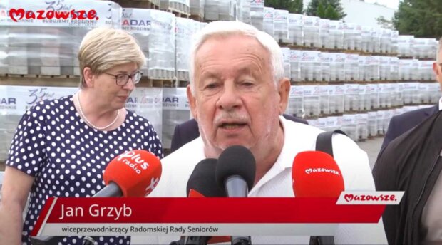 Jan Grzyb - wiceprzewodniczący Radomskiej Rady Seniorów zachęca do głosowania w Budżecie Obywatelskim Mazowsza. Fot. UMWM