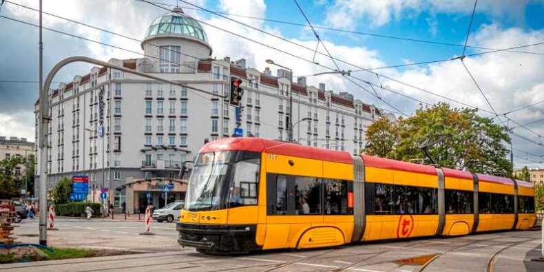Tramwaj na Placu Zawiszy. Fot. TW