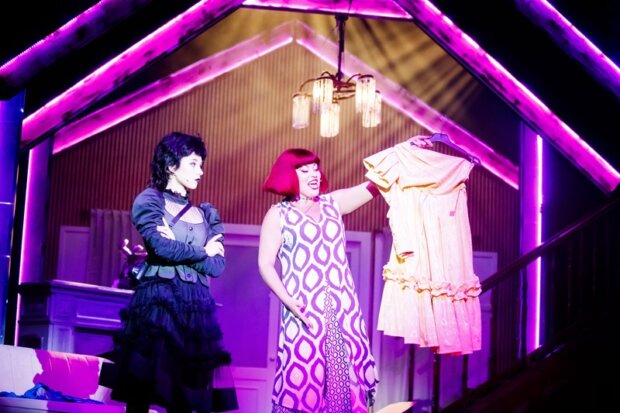 Beetlejuice Lydia, Delia i... sukienka