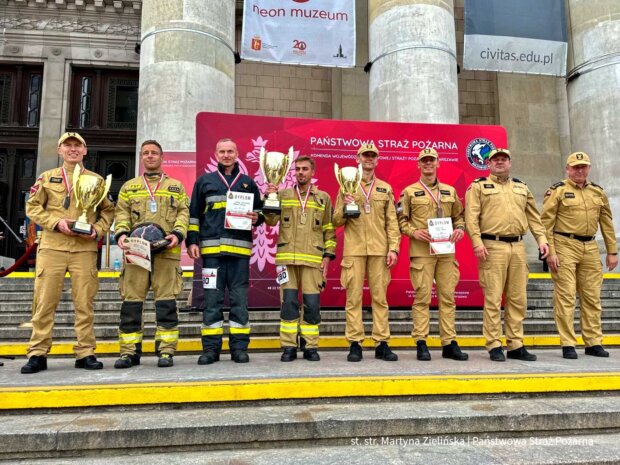 Bieg po Schodach – Wieżowiec 2025 - mężczyźni. Fot. st. str. Martyna Zielińska (PSP)