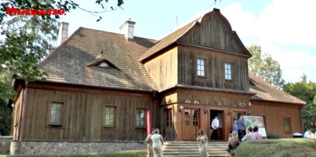 Dwór w Paplinie - zakupiony przez samorząd Mazowsza. Fot. UMWM