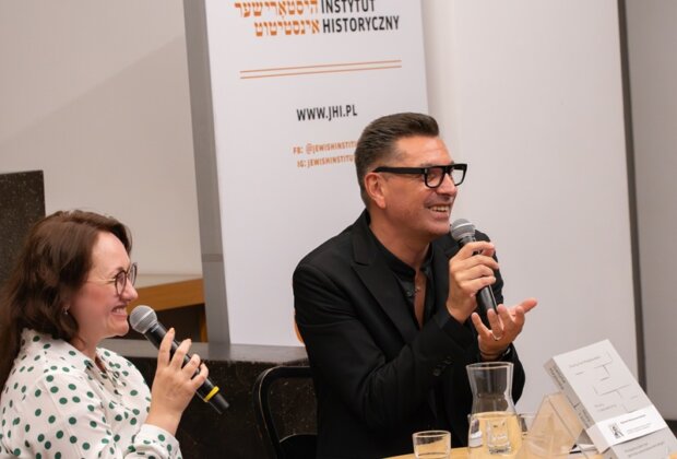 Mury i szczeliny Justyna Majewska i Remigiusz Grzela