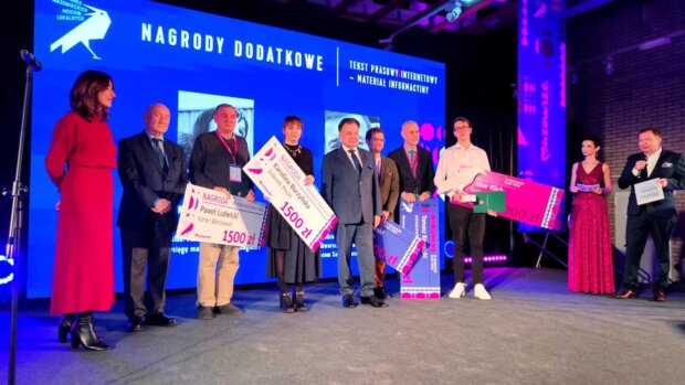 Biały Kruk - wyróżnieni w kategorii ''Tekst prasowy internetowy materiał informacyjny''. Fot. Warszawa.pl