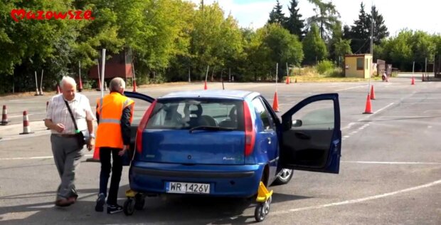 Doszkalanie kierowców - bezpłatne szkolenia doskonalące dla seniorów. Fot. UMWM