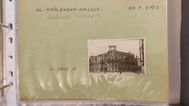 Hotel Bristol w 1945 r. - ul. Krakowskie Przedmieście. Fot. Warszawa.pl