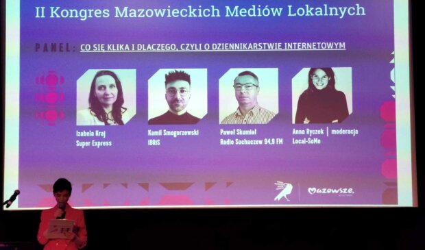 II Mazowiecki Kongres Mediów Lokalnych - Ewa Tułacz zapowiada pierwszy panel. Fot. Warszawa.pl