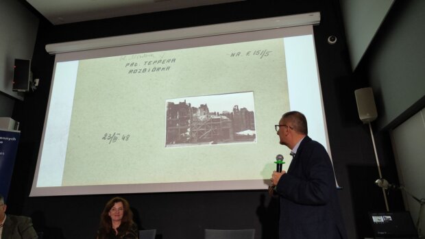 Ulica Miodowa - Pałac Teppera w rozbiórce (nieodbudowany). Fot. Warszawa.pl