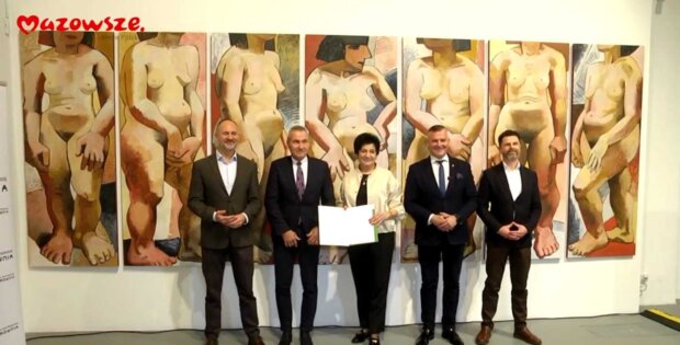 ''7 Magdalen'' - cykl obrazów Wojciecha Fangora został przekazany do MSCW ''Elektrownia'' w Radomiu. Fot. UMWM