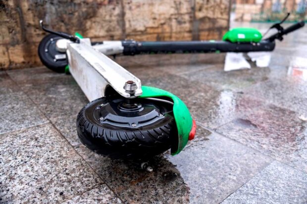 Hulajnoga elektryczna - generator wypadków i problemów społecznych. Fot. mat. prasowy