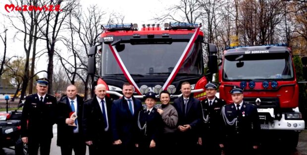 OSP w Borkowicach - z nowym ciężkim samochodem ratowniczo-gaśniczym. Fot. UMWM